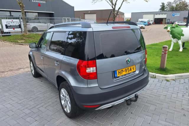 Škoda Yeti (2011) thumbnail 4