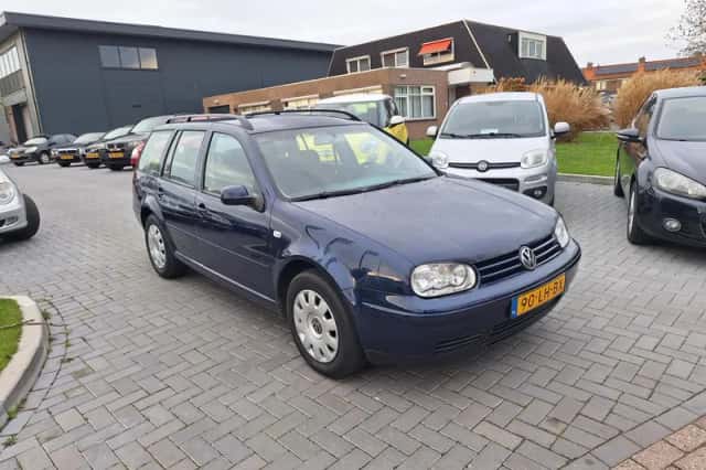 Volkswagen Golf (2003) thumbnail 2