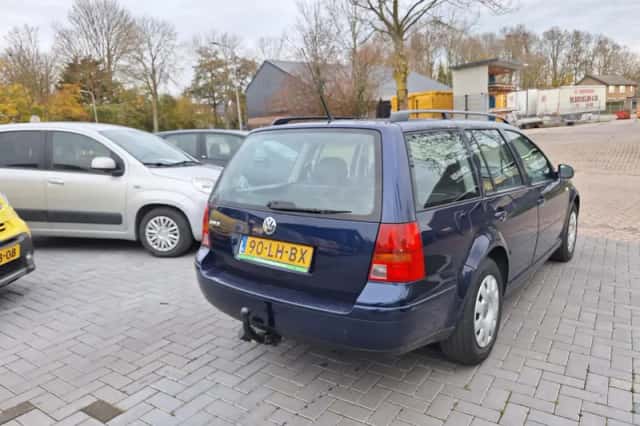 Volkswagen Golf (2003) thumbnail 3
