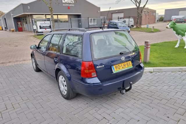 Volkswagen Golf (2003) thumbnail 4