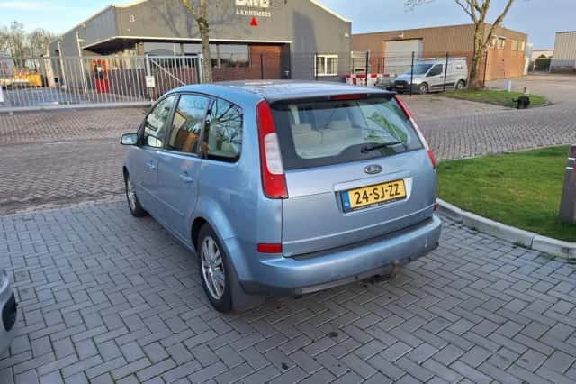 Ford Focus (2006) thumbnail 4