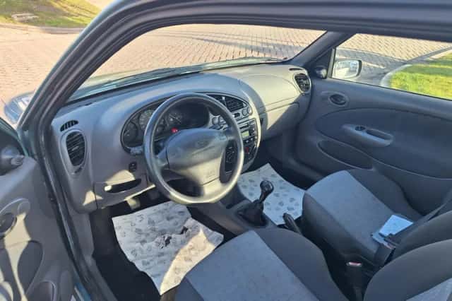 Ford Fiesta (2000) thumbnail 6