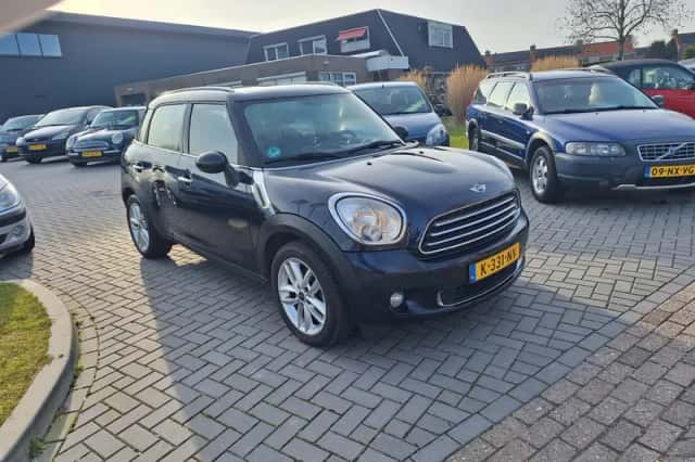 MINI Countryman (2010) thumbnail 2