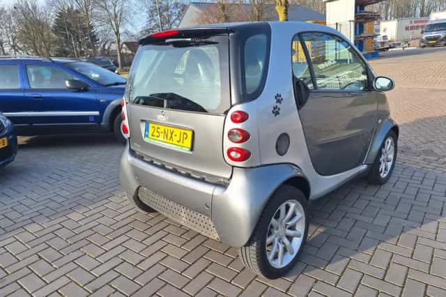 Smart Fortwo (2004) thumbnail 3
