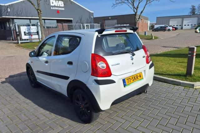 Suzuki Alto (2011) thumbnail 4