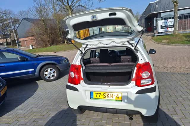 Suzuki Alto (2011) thumbnail 5