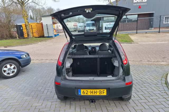 Opel Corsa (2001) thumbnail 5