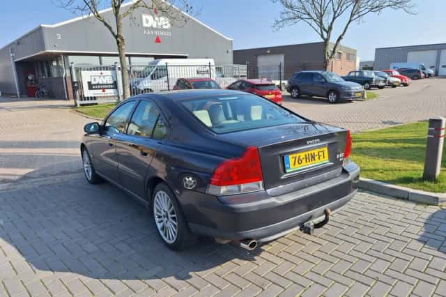 Volvo S60 (2001) thumbnail 4