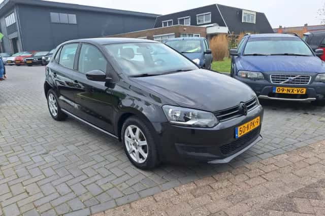 Volkswagen Polo (2010) thumbnail 2