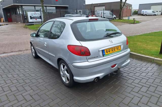 Peugeot 206 (2005) thumbnail 4