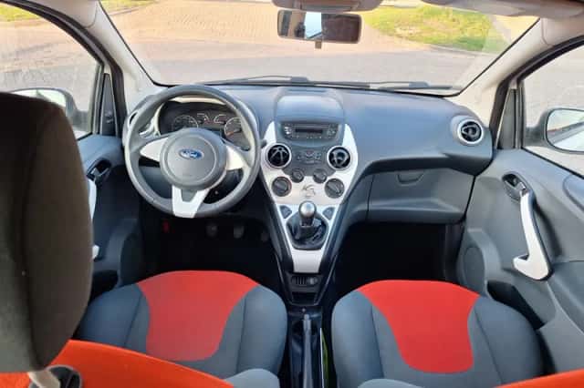 Ford Ka (2010) thumbnail 6