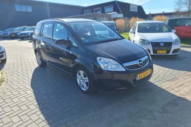 Opel Zafira (2009) thumbnail 2