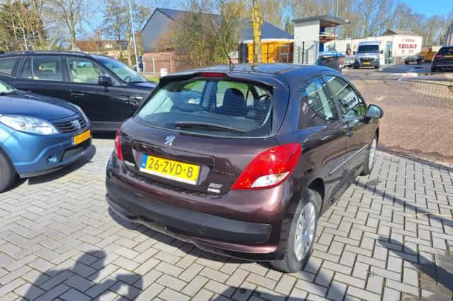 Peugeot 207 (2011) thumbnail 3