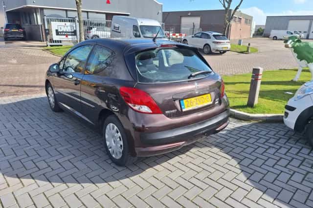 Peugeot 207 (2011) thumbnail 4