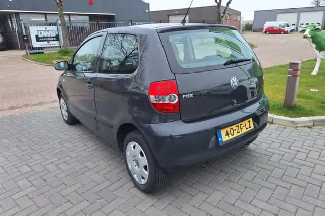 Volkswagen Fox (2008) thumbnail 4
