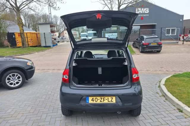 Volkswagen Fox (2008) thumbnail 5