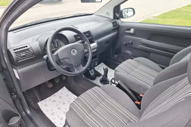 Volkswagen Fox (2008) thumbnail 6