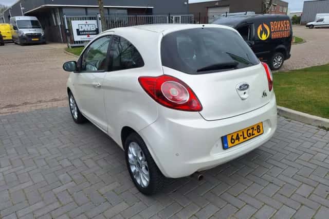 Ford Ka (2010) thumbnail 4