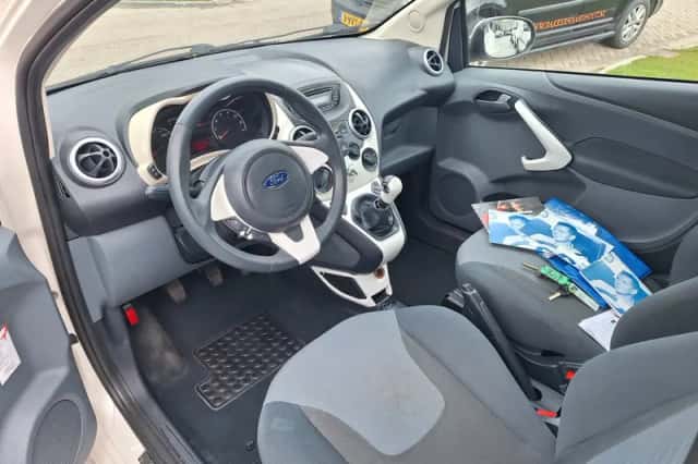 Ford Ka (2010) thumbnail 5