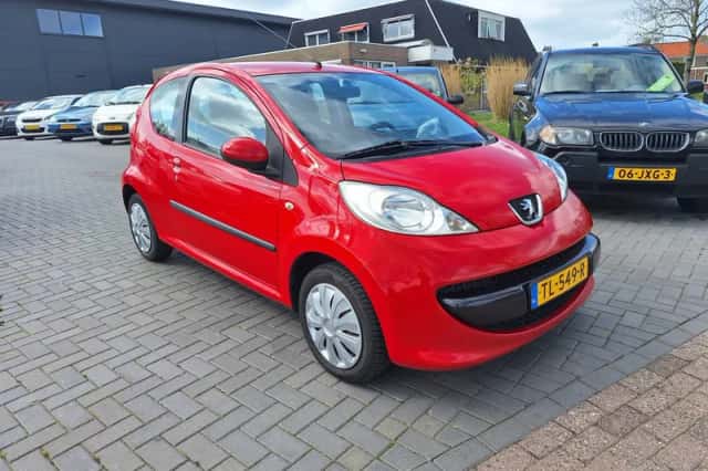 Peugeot 107 (2005) thumbnail 2