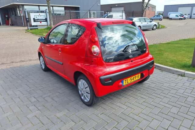 Peugeot 107 (2005) thumbnail 4