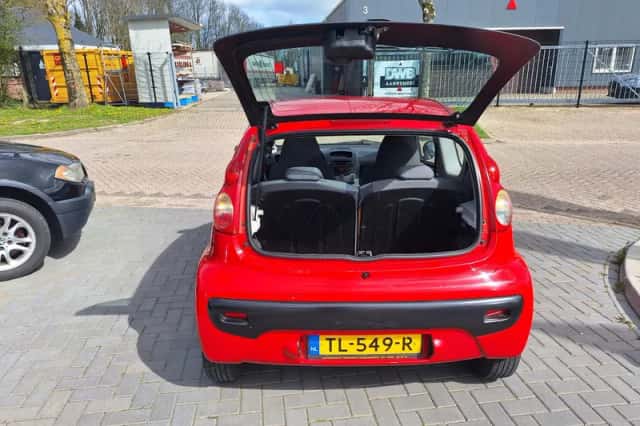Peugeot 107 (2005) thumbnail 5