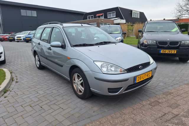 Ford Focus (2003) thumbnail 2