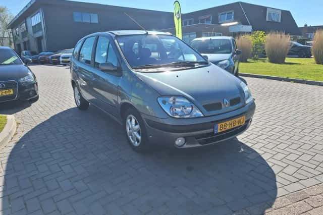 Renault Scénic (2001) thumbnail 2