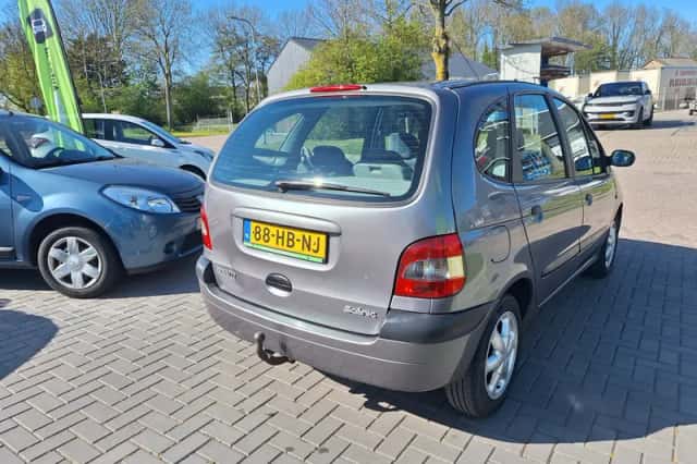 Renault Scénic (2001) thumbnail 3
