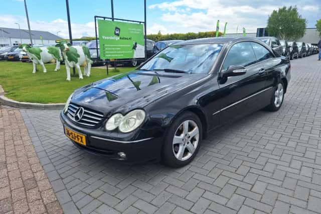 Mercedes-Benz CLK-Klasse (2002) thumbnail 1