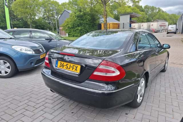 Mercedes-Benz CLK-Klasse (2002) thumbnail 3