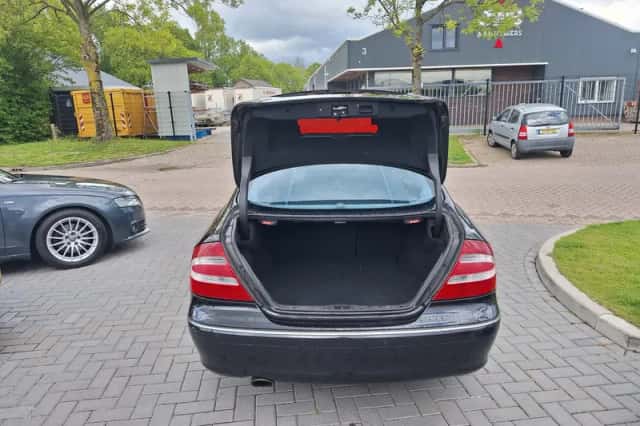 Mercedes-Benz CLK-Klasse (2002) thumbnail 5