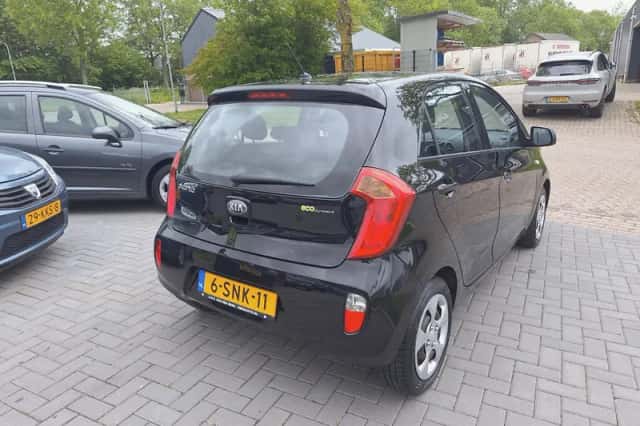 Kia Picanto (2013) thumbnail 3