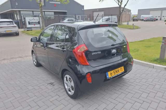 Kia Picanto (2013) thumbnail 4