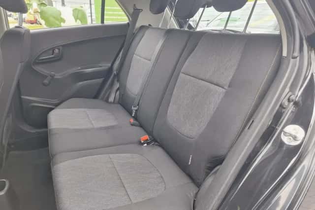 Kia Picanto (2013) thumbnail 6
