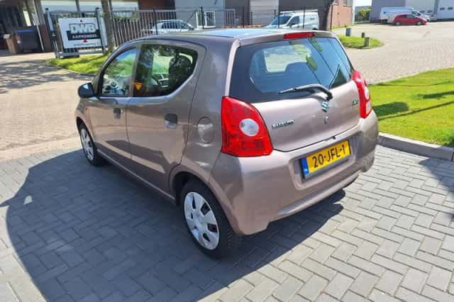 Suzuki Alto (2009) thumbnail 4