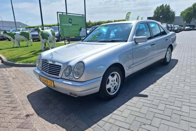 Mercedes-Benz E-Klasse (1996) thumbnail 1