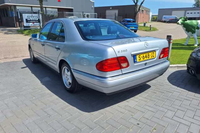 Mercedes-Benz E-Klasse (1996) thumbnail 6