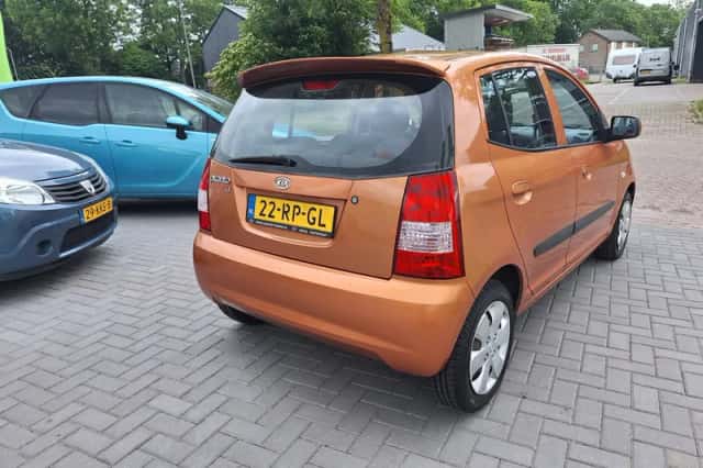 Kia Picanto (2005) thumbnail 3