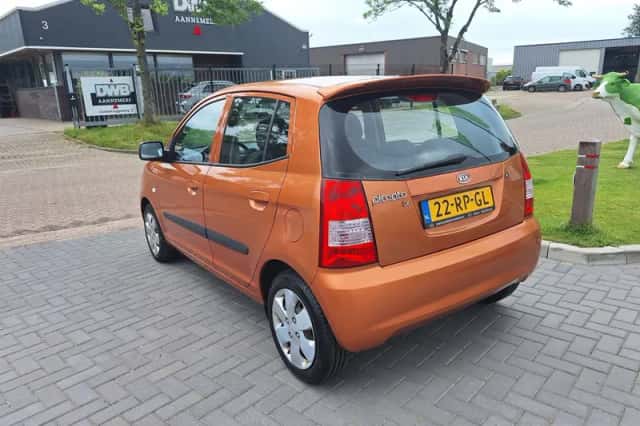 Kia Picanto (2005) thumbnail 4