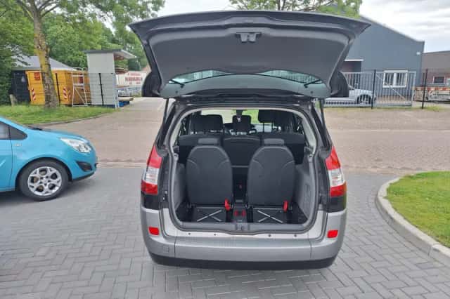 Renault Grand Scénic (2005) thumbnail 6