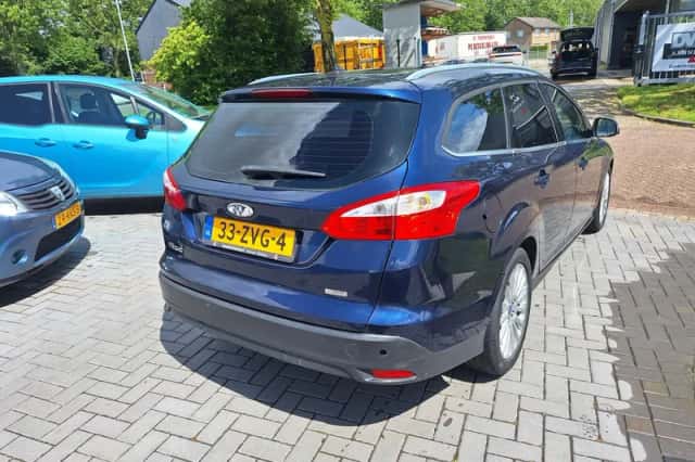 Ford Focus (2013) thumbnail 2