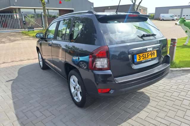 Jeep Compass (2013) thumbnail 4