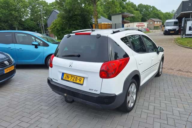 Peugeot 207 (2010) thumbnail 4