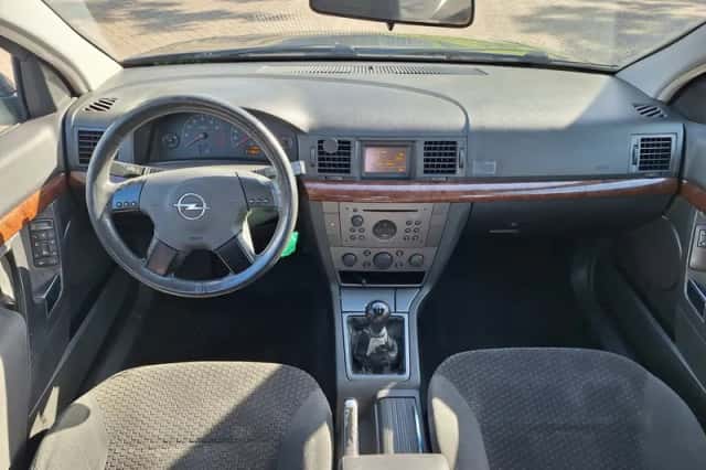 Opel Vectra (2002) thumbnail 6