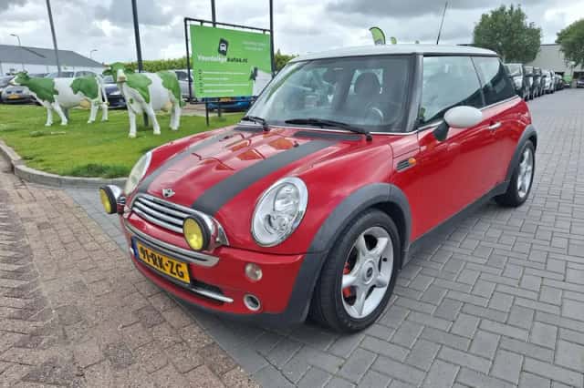 MINI Cooper (2005) thumbnail 1