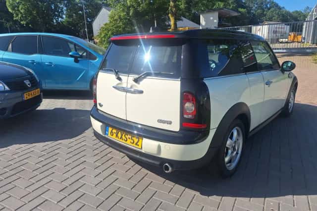 MINI Clubman (2008) thumbnail 3