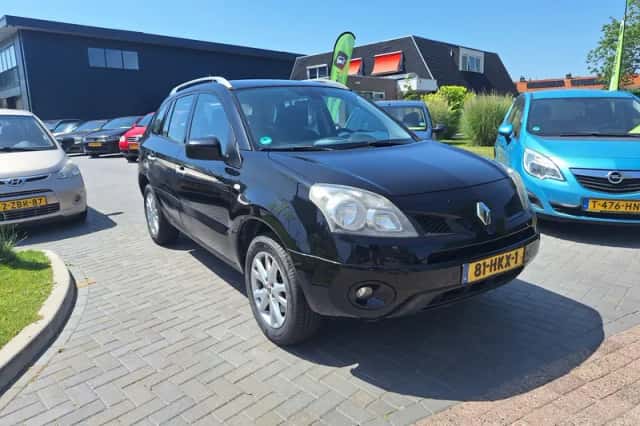Renault Koleos (2009) thumbnail 2