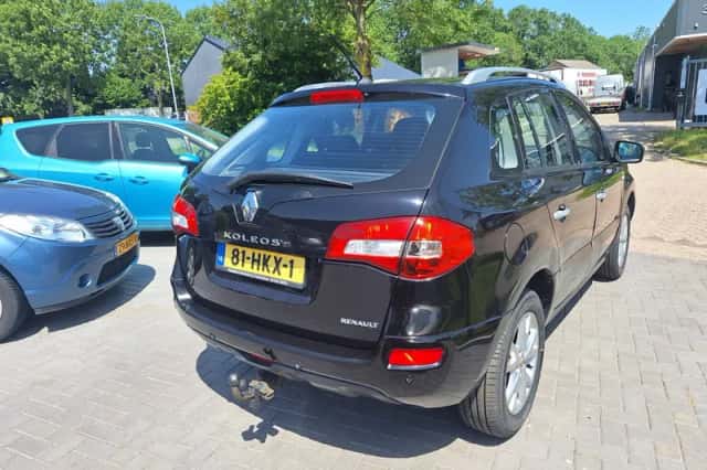 Renault Koleos (2009) thumbnail 3
