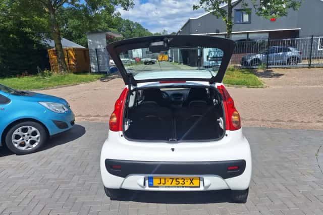 Peugeot 107 (2011) thumbnail 5